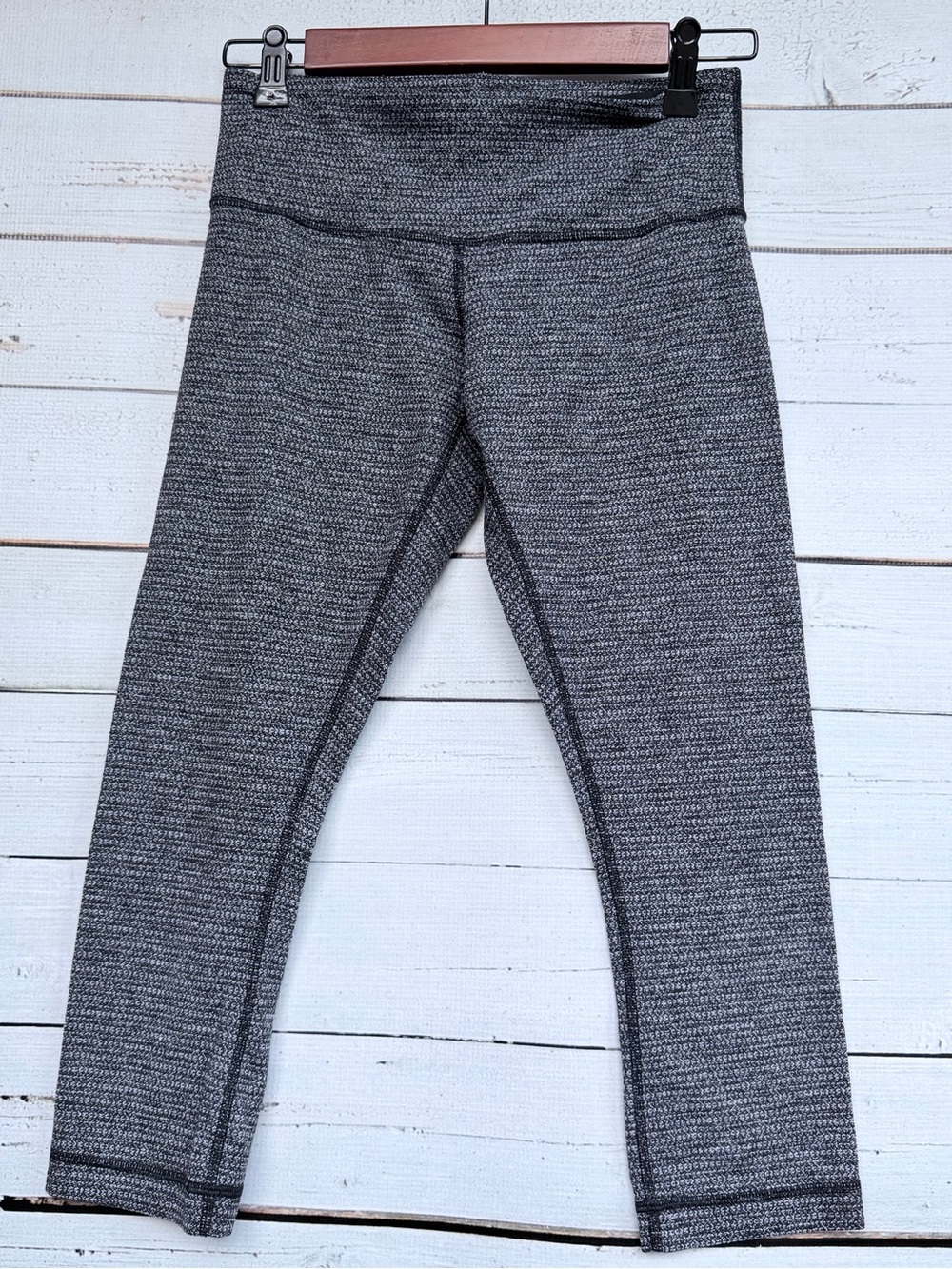 Lululemon Wunder Under Crop Scattered Herringbone Black White Size 6 - Picture 1 of 3